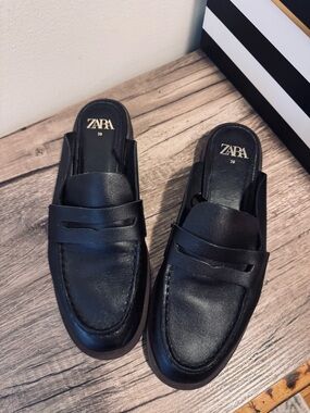 ZARA | Black Leather Slip-On Penny Loafers